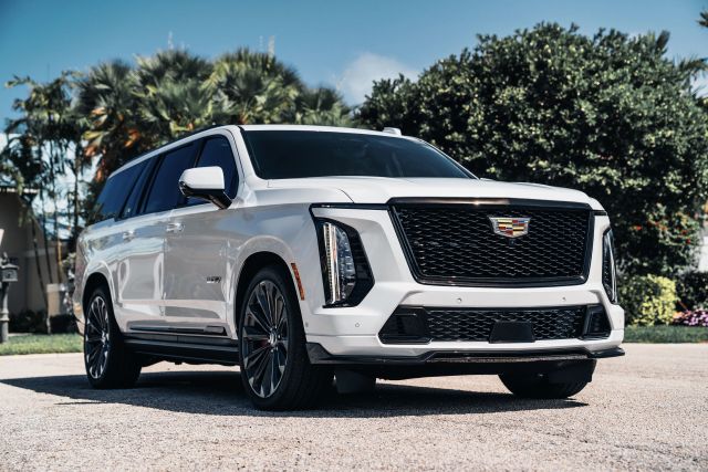 cadillac escalade esv 2025 1GYS9SR94SR178028 image cadillac escalade esv 2025 1GYS9SR94SR178028 image